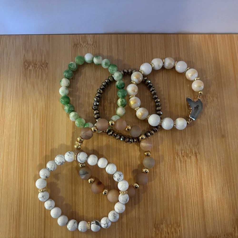 Handmade Gemstone Bracelet Stack Set of 5 NWT Jade Howlite Agate